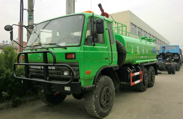 山區(qū)沙漠專用6驅東風灑水車（運水車）