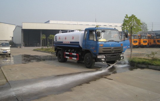東風(fēng)153<a href=http://www.jnatsten.com/ssc target=_blank class=infotextkey>灑水車</a>測試圖片
