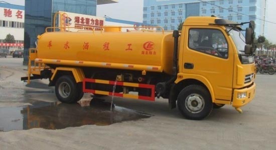 東風(fēng)多利卡<a href=http://www.jnatsten.com/ssc target=_blank class=infotextkey>灑水車(chē)</a>