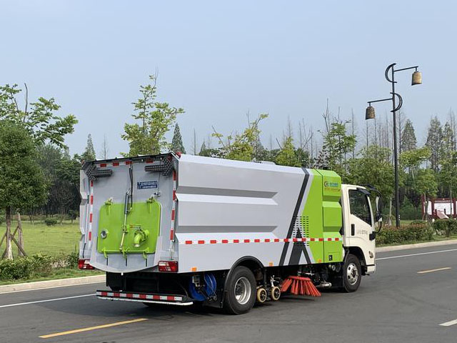 江鈴凱銳國(guó)六洗掃車圖片4