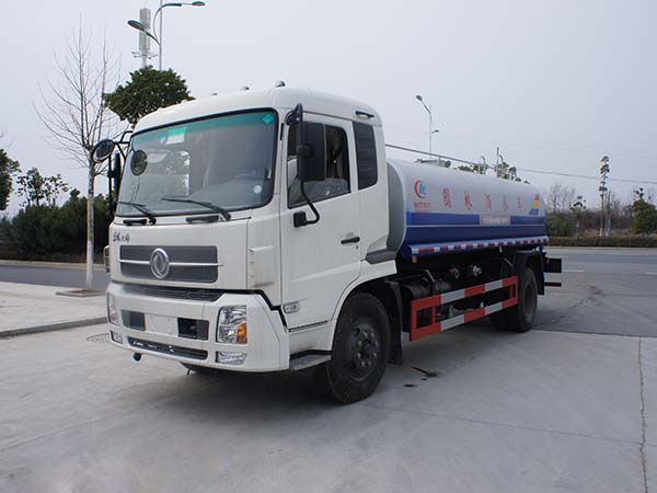 現(xiàn)車(chē)(12-15噸)東風(fēng)天錦灑水車(chē)