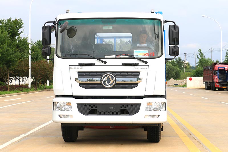 東風(fēng)D9國(guó)六擺臂式垃圾車(chē)圖片3