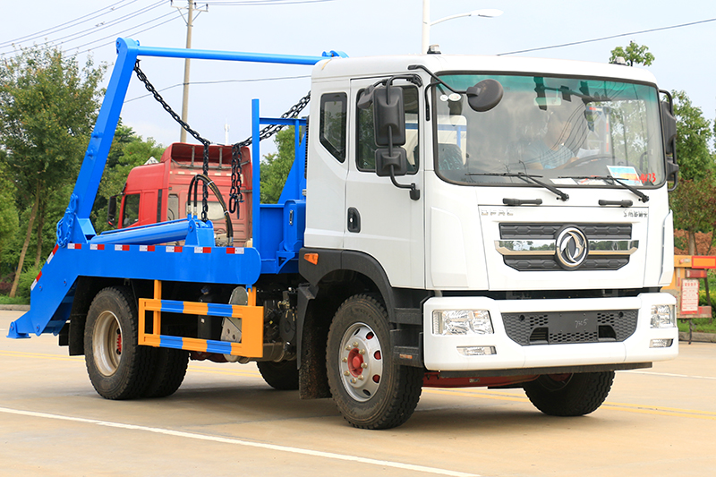 東風(fēng)D9國(guó)六擺臂式垃圾車(chē)圖片2