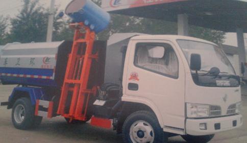 掛桶<a href=http://www.jnatsten.com/ljc target=_blank class=infotextkey>垃圾車</a>裝卸垃圾桶圖片